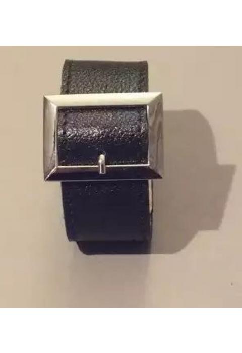Чёрный браслет с квадратной пряжкой