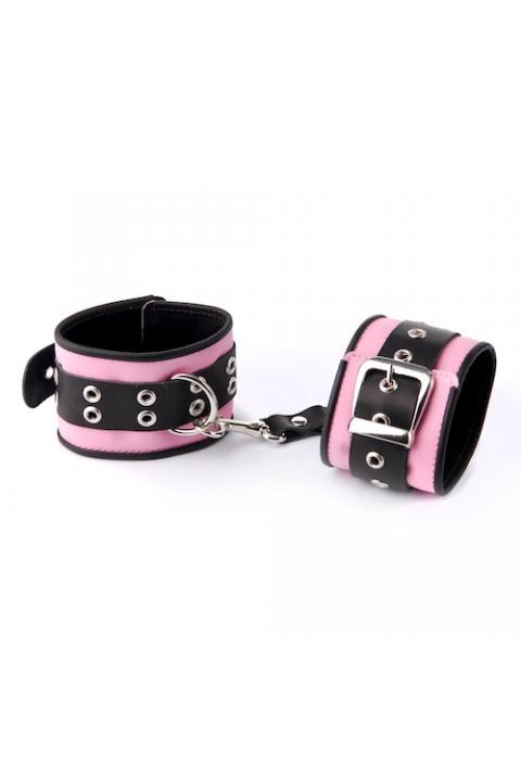 Розово-чёрные наручники с ремешком с двумя карабинами на концах 